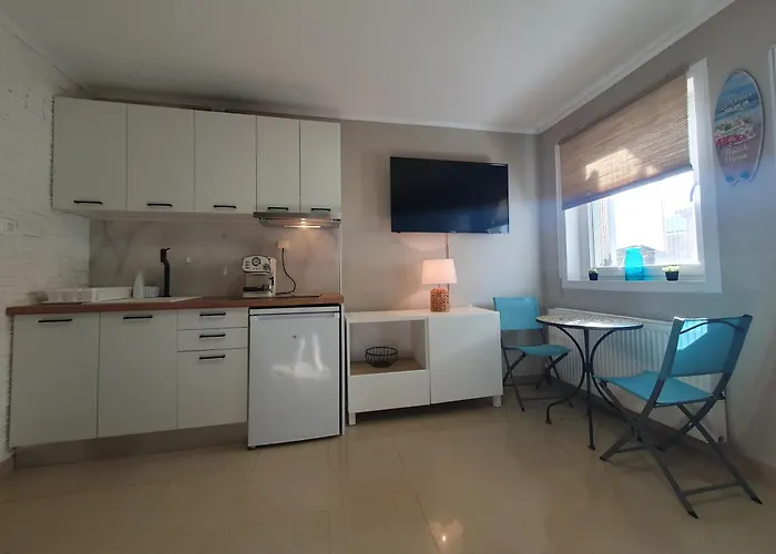 Dave Nikiti, Seaview Terrace, Near Harbor * Nikiti (Sithonia)